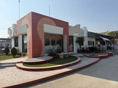 WhatsApp Image 2025-11-21 at 5.04.21 PM (1)